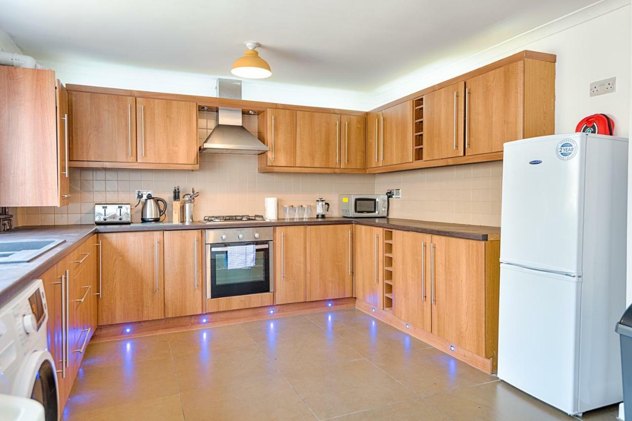 Liberty Spacious Суонси Экстерьер фото