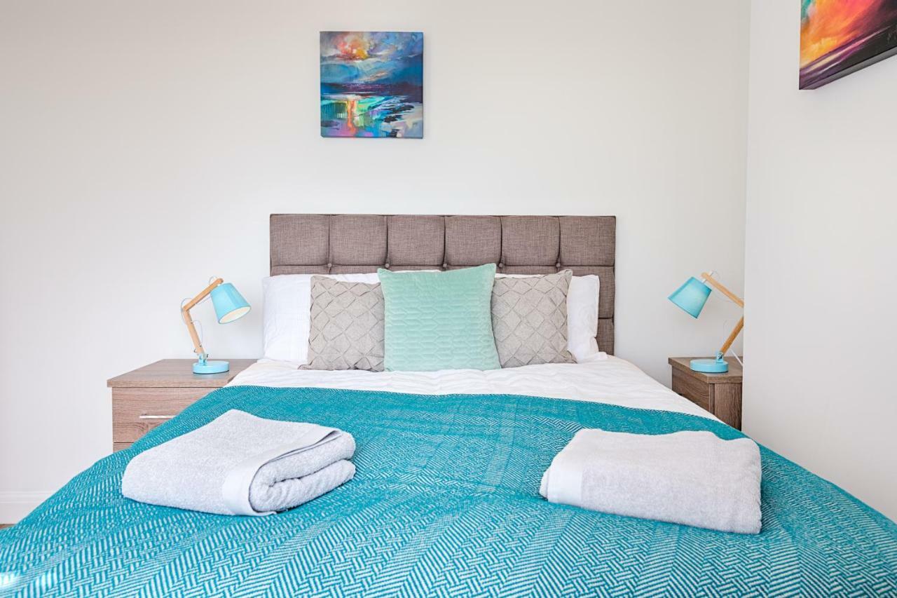 Liberty Spacious Суонси Экстерьер фото