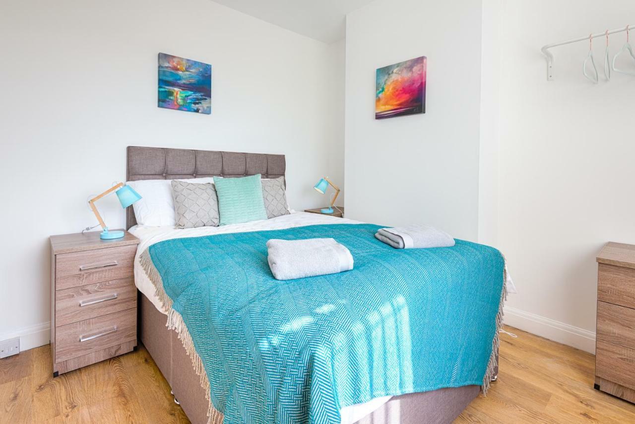 Liberty Spacious Суонси Экстерьер фото