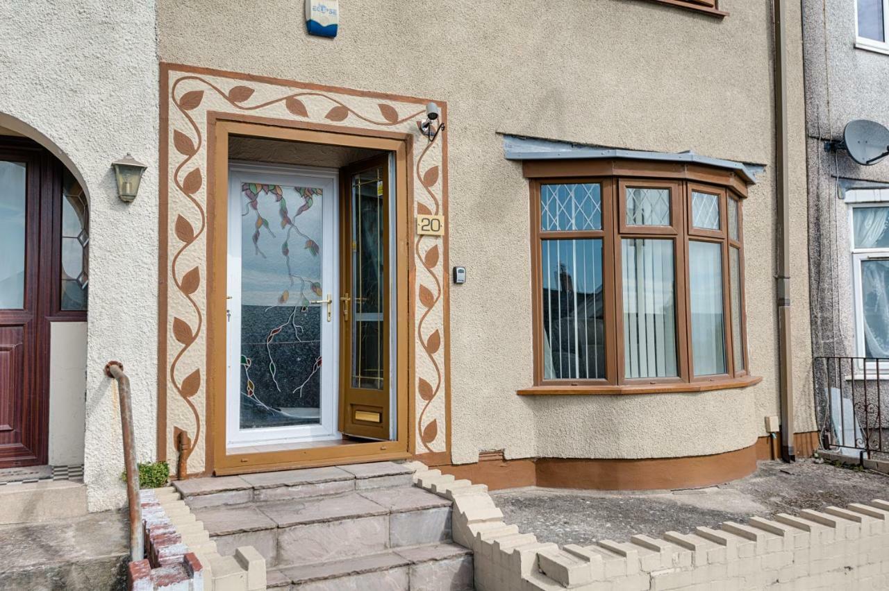 Liberty Spacious Суонси Экстерьер фото