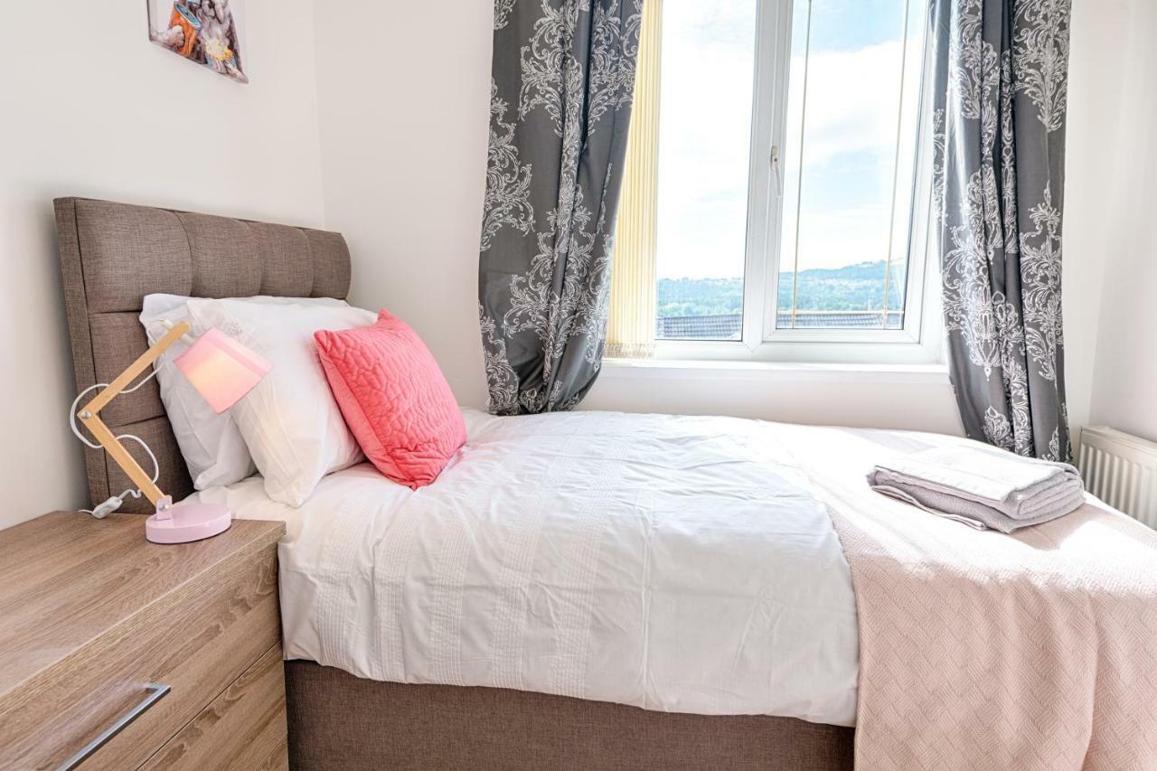 Liberty Spacious Суонси Экстерьер фото